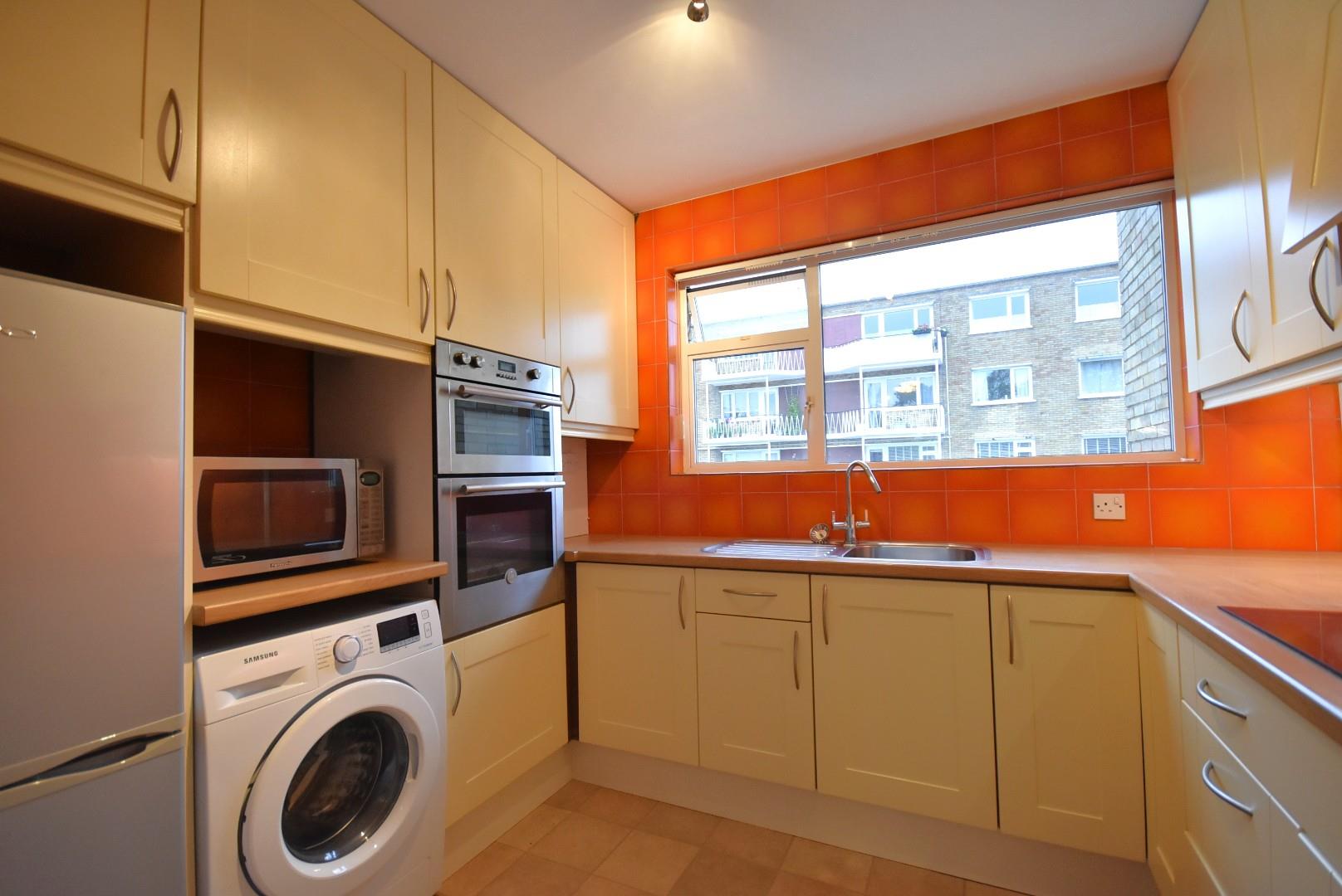 15 Albany Court, Beach Road, Penarth, CF64 1JU